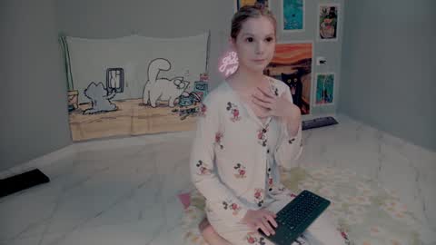 NONA    follow online show from 09.15.25