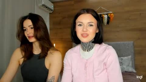 caressyourself online show from 02.06.25