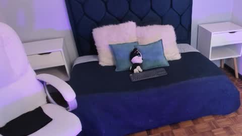 Snapshot of carinasommers chatting on 11.01.25 CARINA  online show from 11.01.25