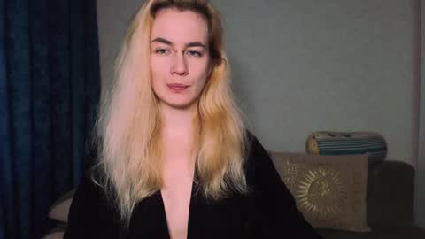 Snapshot of carinfox chatting on 12.05.24 Carin online show from 12.05.24