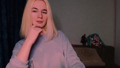 Snapshot of carinfox chatting on 01.22.25 Carin online show from 01.22.25