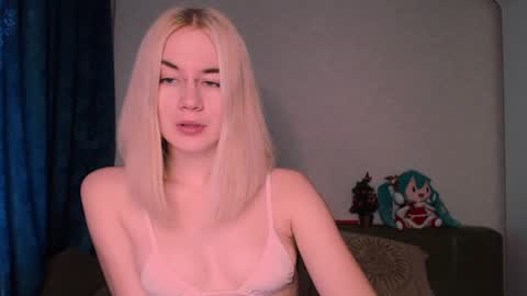 Snapshot of carinfox chatting on 01.26.25 Carin online show from 01.26.25
