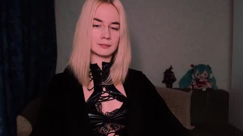 Snapshot of carinfox chatting on 02.07.25 Carin online show from 02.07.25