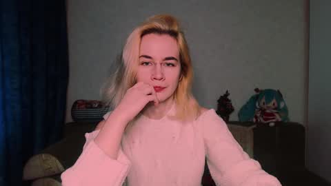 Snapshot of carinfox chatting on 02.14.25 Carin online show from 02.14.25