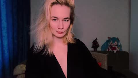 Snapshot of carinfox chatting on 02.17.25 Carin online show from 02.17.25