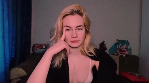 Snapshot of carinfox chatting on 02.25.25 Carin online show from 02.25.25