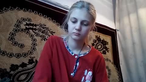 Snapshot of carissaalderson chatting on 05.08.26 Kira online show from 05.08.26
