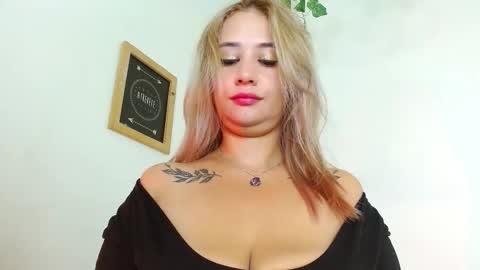 Carla online show from 09.12.25