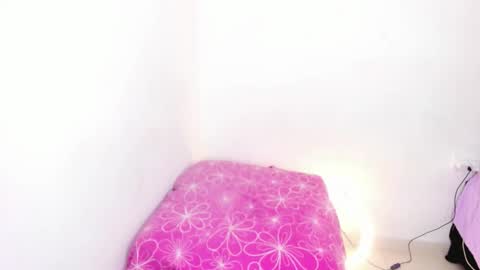 Snapshot of carla_morrinson2 chatting on 12.19.25 carla_morrinson2 online show from 12.19.25