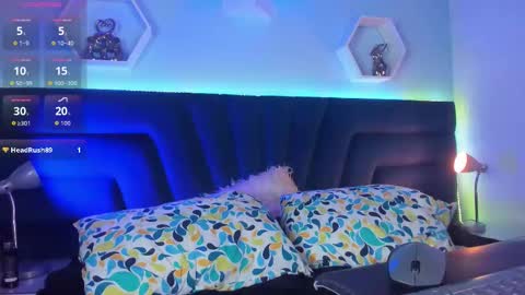 Snapshot of carla_rosee chatting on 10.08.25 carla online show from 10.08.25