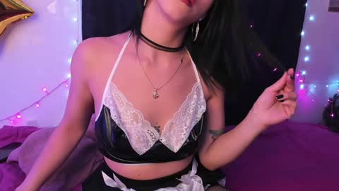 Snapshot of carla_smith__ chatting on 12.23.24 Carla online show from 12.23.24