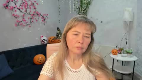 Carla Vogue online show from 11.01.25