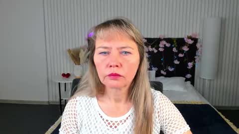 Carla Vogue online show from 11.04.25