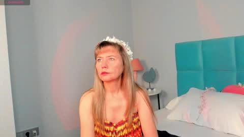 Carla Vogue online show from 11.09.25