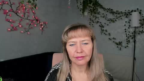 Carla Vogue online show from 12.01.25