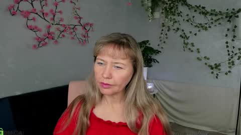 Carla Vogue online show from 12.04.25