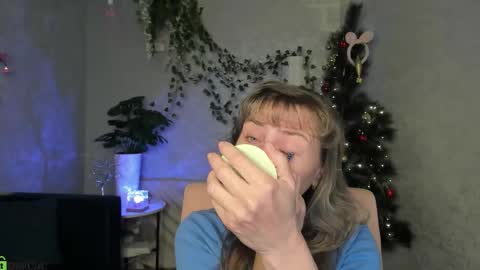 Carla Vogue online show from 12.14.25