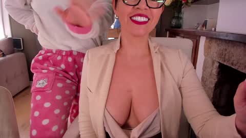 Carla Connor online show from 01.18.25