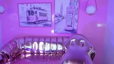 CARLYE   online show from 01.04.25