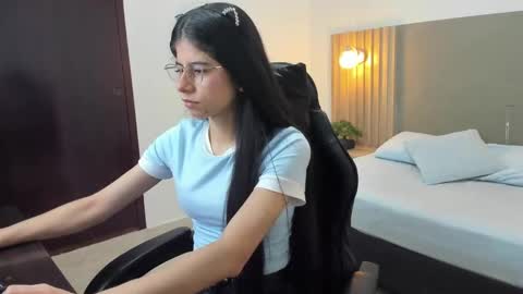 C A R L I N A online show from 09.09.25