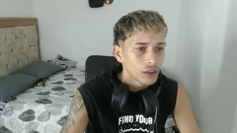 Snapshot of carlossmi01 chatting on 10.09.25 carlossmi01 online show from 10.09.25