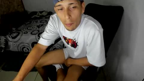 Snapshot of carlossmi01 chatting on 10.13.25 carlossmi01 online show from 10.13.25