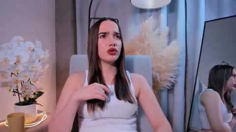 Leila online show from 11.20.25