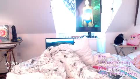 Carly Pearls online show from 01.14.25