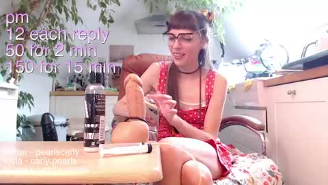 Carly Pearls online show from 02.09.25