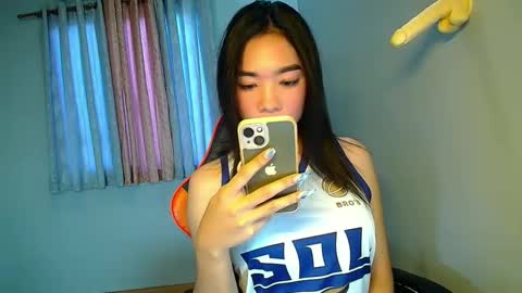 Snapshot of carmelasexmachinex chatting on 01.25.25 carmela online show from 01.25.25