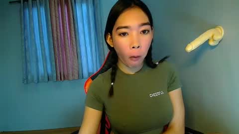 Snapshot of carmelasexmachinex chatting on 01.27.25 carmela online show from 01.27.25