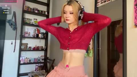 Snapshot of carmenlavelli chatting on 07.17.26 Elina online show from 07.17.26