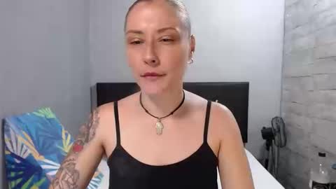 Caro milf  online show from 09.15.25