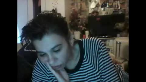 Snapshot of caroisback chatting on 09.27.25 caroisback online show from 09.27.25