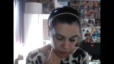 Snapshot of caroisback chatting on 09.29.25 caroisback online show from 09.29.25