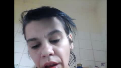 Snapshot of caroisback chatting on 10.14.25 caroisback online show from 10.14.25