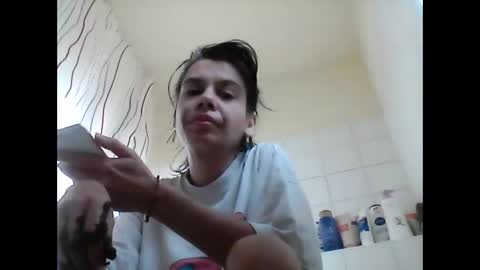 Snapshot of caroisback chatting on 10.28.25 caroisback online show from 10.28.25