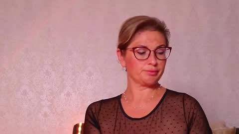 Snapshot of carojhones chatting on 09.11.25 CaroJhones online show from 09.11.25