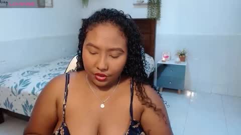 Snapshot of caroldelatorre chatting on 10.25.25 Carol de la torre online show from 10.25.25