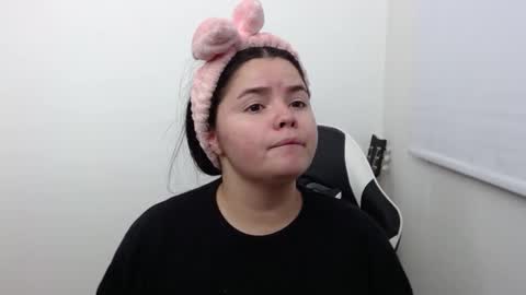 Snapshot of carolina_lee12 chatting on 11.19.25 carolina online show from 11.19.25