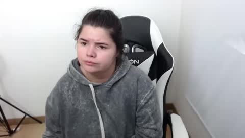 Snapshot of carolina_lee12 chatting on 04.07.26 carolina online show from 04.07.26