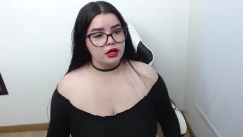 Snapshot of carolina_lee12 chatting on 04.08.26 carolina online show from 04.08.26