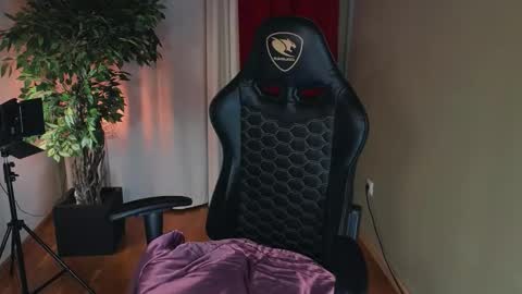 Mira online show from 09.16.25