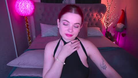 Snapshot of carolinadia chatting on 01.09.25 carolinadia online show from 01.09.25