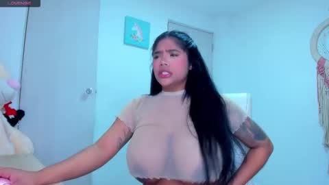 Snapshot of carolinalovehot chatting on 11.22.25 Carolina online show from 11.22.25