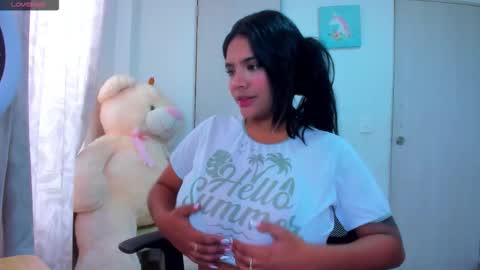 Snapshot of carolinalovehot chatting on 02.04.26 Carolina online show from 02.04.26