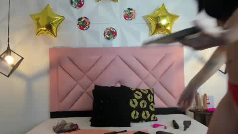 Snapshot of caroline_daring chatting on 06.28.26 caroline daring online show from 06.28.26