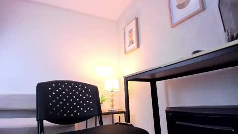  Caroline  online show from 11.03.25