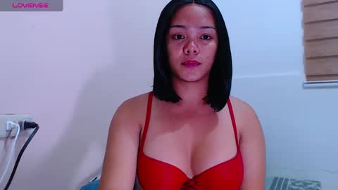 Snapshot of caroline_east chatting on 03.01.25 caroline_east online show from 03.01.25