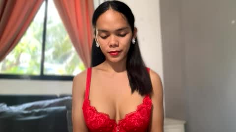 caroline_east online show from 04.16.26